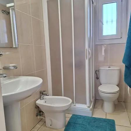 Bright & Comfy 2bdr & 2 Bth In Nova